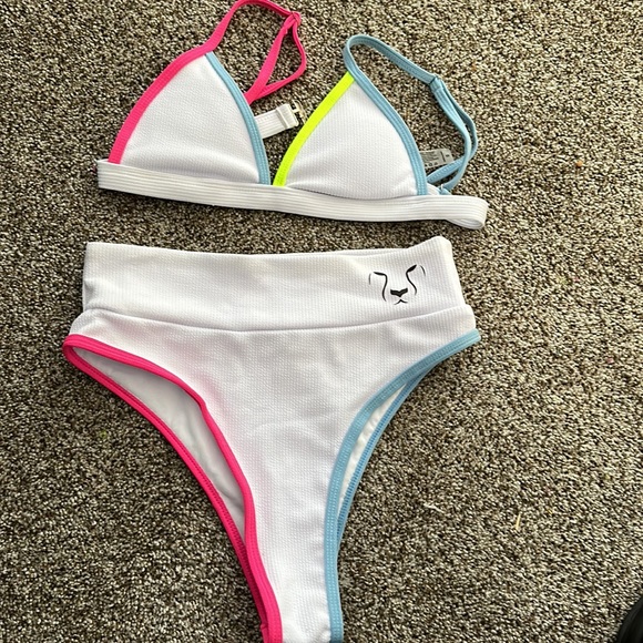 NWT High Waisted Swimsuit Adjustable Shoulder Strap Bikini Set - Picture 4 of 7
